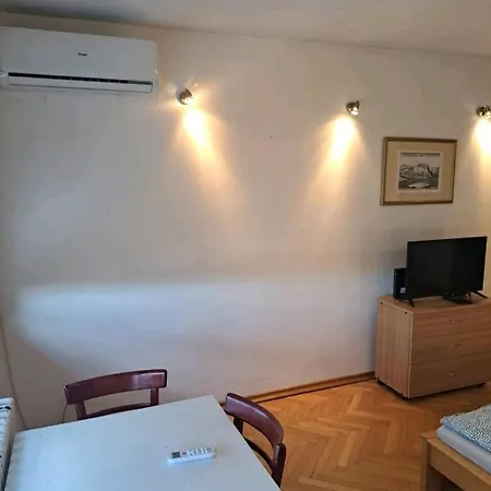 2001 Stari Grad * Belgrado